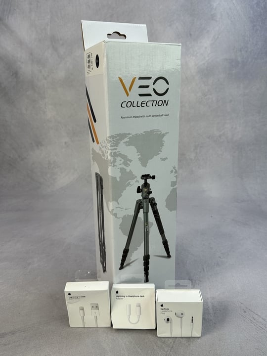 VEC Aluminium Tripod And Apple Items - Earpods, Lightning To USB Cable And Lightning To Headphone Jack Adaptor (X748204/MPSC38516382) (VAT ONLY PAYABLE ON BUYERS PREMIUM)