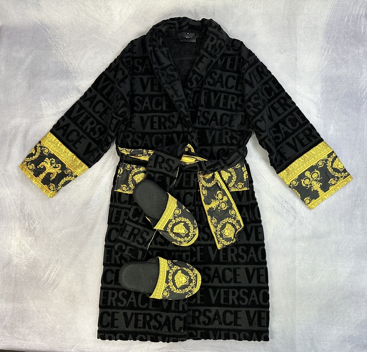 Versace Dressing Robe And Slippers With Box - Size Robe M, Slippers Unknown Size (VAT ONLY PAYABLE ON BUYERS PREMIUM)