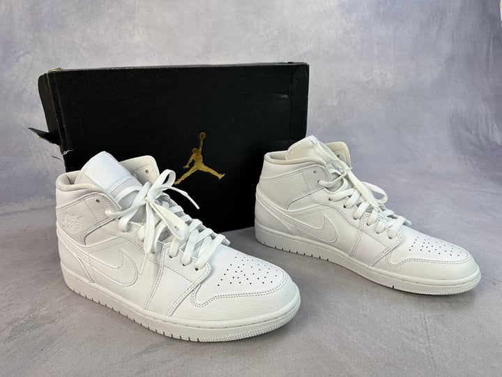 Air Jordan 1 Mid, 554724-129 Sneakers With Box - Size UK 9 (VAT ONLY PAYABLE ON BUYERS PREMIUM)