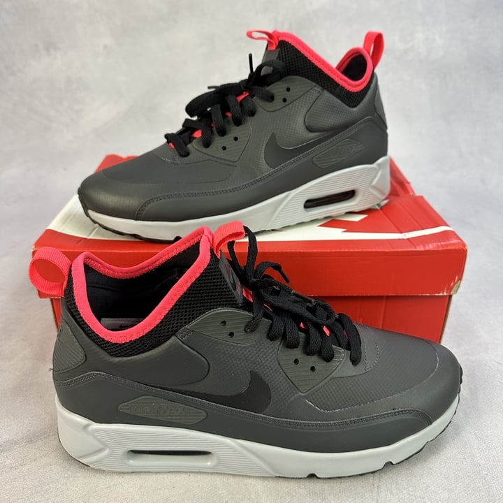 Nike Air Max 90 Ultra Mid Winter, 924458.003 Sneakers With Box - Size UK 9 (VAT ONLY PAYABLE ON BUYERS PREMIUM)