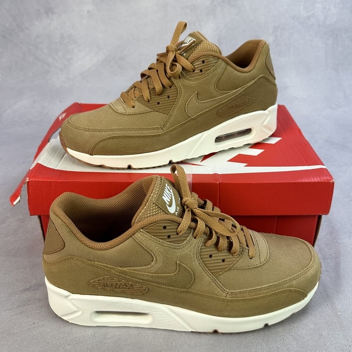 Nike Air Max 90 Ultra 2.0 LTR, 924447-200 Sneakers With Box - Size UK 9 (VAT ONLY PAYABLE ON BUYERS PREMIUM)