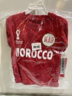 BOX OF CHILDREN'S CLOTHES INC FIFA WORLD CUP 2022 MOROCCO BABYGROW SIZE 2T