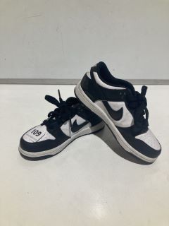 NIKE PANDA DUNK LOW JUNIOR SIZE 11