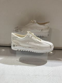 WAGON WHITE TRAINER SIZE 9