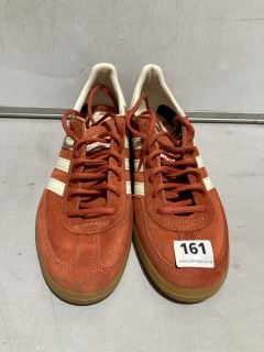 ADIDAS HANDBALL SPEZIAL TRAINER SIZE 8 1/2