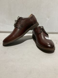 CLARKS MALWOOD LACE OXFORD IN BROWN LEATHER SIZE 10