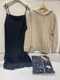 QTY OF ASSORTED ITEMS TO INCLUDE NIKE HOODIE BEIGE SMALL