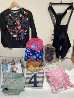 QTY OF ASSORTED ITEMS TO INCLUDE SWIMBEST SWIM JACKET SMALL