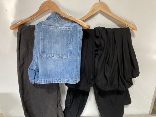 QTY OF ASSORTED ITEMS TO INCLUDE WOMEN'S FATFACE DENIM JEANS SIZE 14