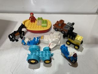 QTY OF ASSORTED LEGO PIECES & TOYS TO INCLUDE DISNEY TOW MATER PIECE