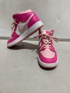 AIR JORDAN 1 MID PINK/WHITE UK 5