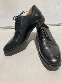 LOAKE BLACK LEATHER PLAIN TOE UK 5