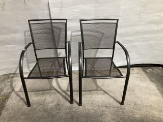 A QTY OF OUTDOOR PATIO ARM CHAIRS - BLACK - RRP £180