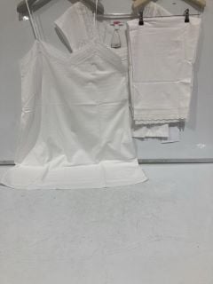 A QTY OF THE WHITE COMPANY ITEMS TO INCLUDE ORGANIC COTTON BROMPTON FRAYED HEM JEAN 16 PALE PINK TOTAL RRP £424