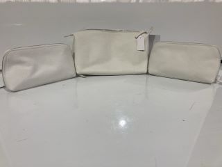 A QTY OF THE WHITE COMPANY ITEMS TO INCLUDE LEATHER WASH BAG ONE SIZE WHITE TOTAL RRP £305