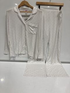 A QTY OF THE WHITE COMPANY ITEMS TO INCLUDE POINTELLE JERSEY PJ SET XL PALE GREY MARL TOTAL RRP £348