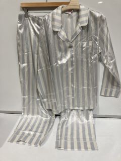 A QTY OF THE WHITE COMPANY ITEMS TO INCLUDE SILK CLASSIC STRIPED PJ SET XL PALE BLUE TOTAL RRP £576