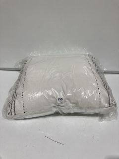 A QTY OF THE WHITE COMPANY ITEMS TO INCLUDE BALI STRIPE CUSHION WHITE/BLACK TOTAL RRP £110