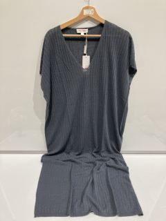 A QTY OF THE WHITE COMPANY ITEMS TO INCLUDE LINEN OPEN NECK DOUBLE LAYER TOP 18 NAVY TOTAL RRP £264