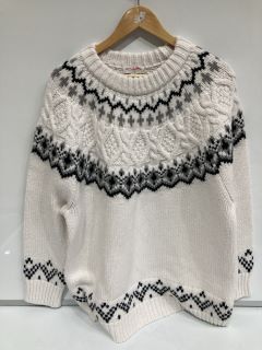 A QTY OF THE WHITE COMPANY ITEMS TO INCLUDE LONGLINE CHUNKY FAIRISLE JUMPER WITH ALPACA XL MULTI TOTAL RRP £447