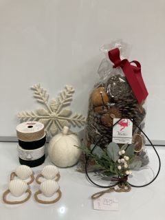 A QTY OF THE WHITE COMPANY ITEMS TO INCLUDE MINI FELT ACORNS MULTI TOTAL RRP £139