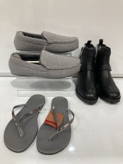 A QTY OF THE WHITE COMPANY ITEMS TO INCLUDE LEATHER BIKER BOOTS 38 BLACK TOTAL RRP £210