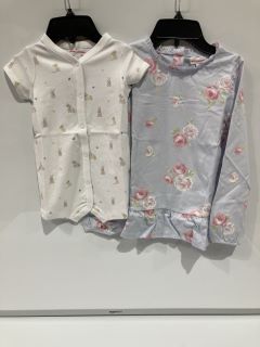 A QTY OF THE WHITE COMPANY ITEMS TO INCLUDE SEAHORSE & STRIPE SET OF 2 PYJAMA AGE 7-8 YEARS PINK/WHITE TOTAL RRP £411