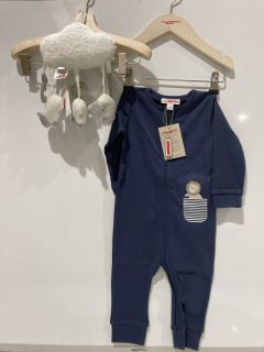 A QTY OF THE WHITE COMPANY ITEMS TO INCLUDE ORGANIC COTTON HEARTS AND FRILL WRAP SLEEPSUIT 9-12 MONTHS TOTAL RRP £230