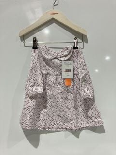 A QTY OF THE WHITE COMPANY ITEMS TO INCLUDE CHAMPAGNE SMOCKED DRESS 3-6 MONTHS CHAMPAGNE TOTAL RRP £276