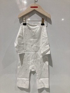 A QTY OF THE WHITE COMPANY ITEMS TO INCLUDE SWAN PRINT PYJAMA 7-8YR BLUE TOTAL RRP £194