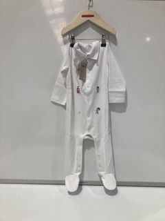 A QTY OF THE WHITE COMPANY ITEMS TO INCLUDE A 2 PACK UNISEX SLEEPSUITS 9-12MTH WHITE TOTAL RRP £190