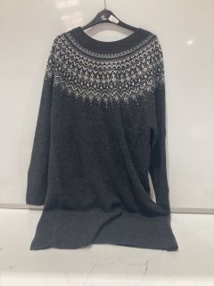 A QTY OF THE WHITE COMPANY ITEMS TO INCLUDE A FAIRISLE KNITTED DRESS WITH CASHMERE 18 GREY CHARCOAL TOTAL RRP £486