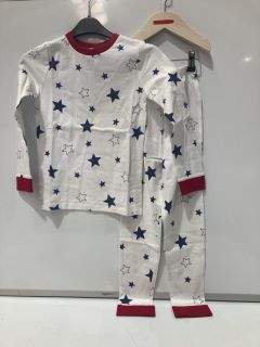 A QTY OF THE WHITE COMPANY ITEMS TO INCLUDE A STAR PRINT PYJAMA 7-8YR WHITE/BLUE TOTAL RRP £310