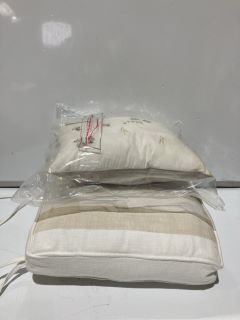 A QTY OF THE WHITE COMPANY ITEMS TO INCLUDE A NATURAL STRIPE SEAT PAD WHITE TOTAL RRP £60