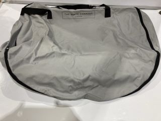 A QTY OF THE WHITE COMPANY ITEMS TO INCLUDE A GREENERY STORAGE BAG GREY TOTAL RRP £85