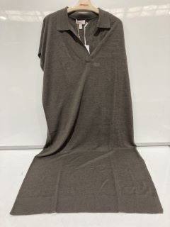 QTY OF THE WHITE COMPANY ITEMS TO INCLUDE ORGANIC COTTON CURVED HEM T-SHIRT - LINEN BLUE - 18 - TOTAL RRP £750