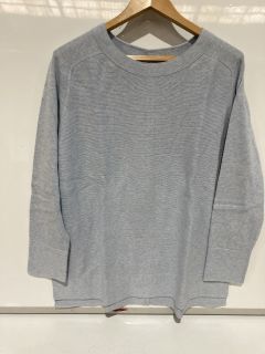 QTY OF THE WHITE COMPANY ITEMS INCLUDING SNOWFLAKE FRILL SHORT SIZE XL TOTAL RRP £280