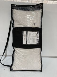 A QTY OF THE WHITE COMPANY ITEMS TO INCLUDE SOFT INDULGENT ANTI-ALLERGY PILLOW TOTAL RRP £100