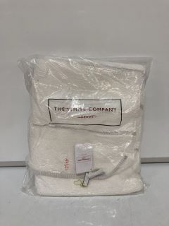 A QTY OF THE WHITE COMPANY ITEMS TO INCLUDE MILES BEDSPREAD DOUBLE SOFT BLUE TOTAL RRP £170