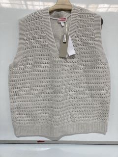 QTY OF THE WHITE COMPANY TO INCLUDE TEXTURED STITCH V NECK KNITTED TANK WITH CASHMERE CLOUD MARL SIZE EXTRA LARGE TOTAL £287.00