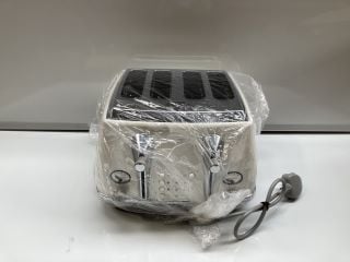 1 X DELONGHI TOASTER RRP £50