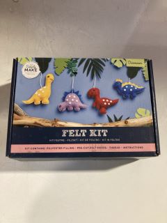 1 X BOX  OF DOCRAFTS SIMPLY MAKE CRAFTS KIT DINOSAURS FELT KIT