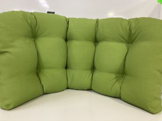 2 X PILLOW PERFECT OUTDOOR CUSHION