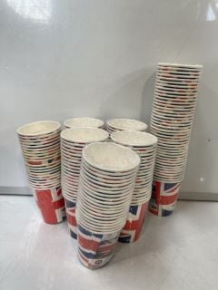 1 X BOX OF UNION JACK PARTY ITEMS INCLUDING PAPER CUPS