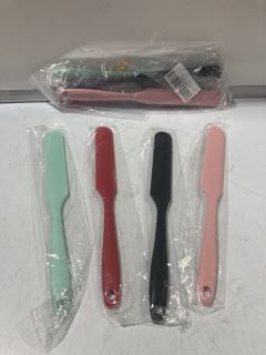 QTY OF ASSORTED ITEMS TO INC 4 PCS SILICONE JAR SPATULAS