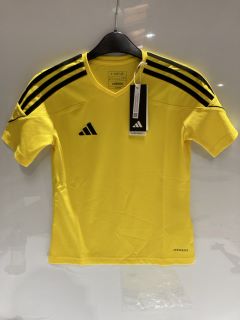 2 X ADIDAS AEROREADY YELLOW/BLACK SHIRT 9-10 YRS