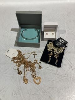 BOX OF ITEMS INCLUDING COSTUME JEWELLERY