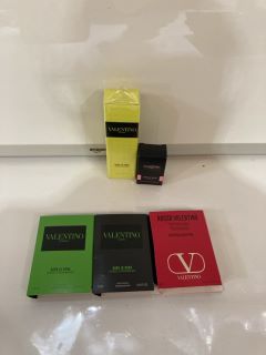 QTY OF ASSORTED ITEMS TO INCLUDE VALENTINO TOILETRY BAG