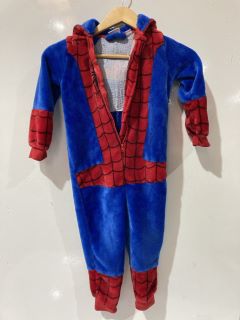 QTY OF ASSORTED ITEMS TO INCLUDE SPIDERMAN ONESIE 5-6 YEARS