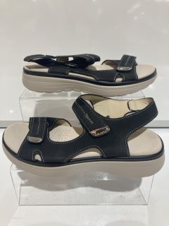 WOMENS SANDALS BLACK SIZE 39